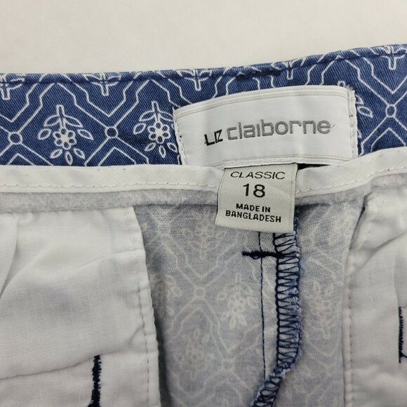 Liz Claiborne Womens Shorts 18 Classic Blue Floral Casual Zip Fly FLO209E - Picture 8 of 10